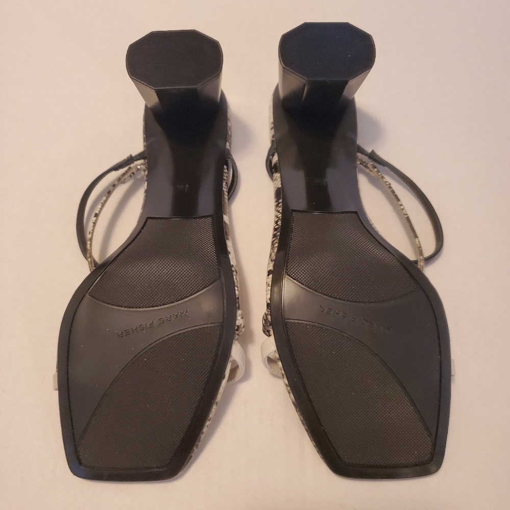 Heels - Picture 4 of 4